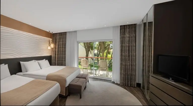 https://images.etstur.com/files/images/hotelImages/TR/212144/l/Papillon-Belvil-Hotel-Oda-333107.jpg