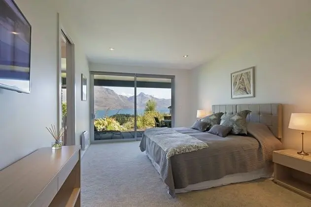 Luxury Villa, 4 Yatak Odası, Sıcak Su Havuzu, Göl Manzaralı
