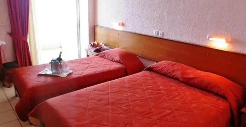1 Çift Kişilik Veya 2 Tek Kişilik Yatak Standard
