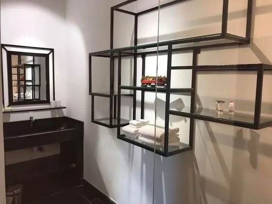 Deluxe Oda, 1 Büyük (Queen) Boy Yatak, Sigara İçilmez, Havuz Manzaralı (No Hot Water)