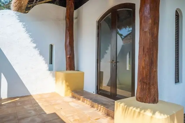 Beachfront Private Pool Villa / Included roundtrip shuttle speed boat at Jadet Pier