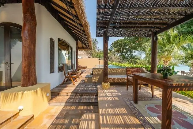 Beachfront Private Pool Villa / Included roundtrip shuttle speed boat at Jadet Pier