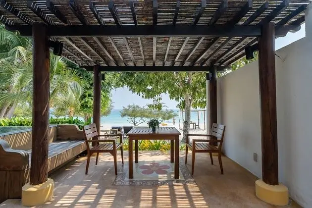 Beachfront Private Pool Villa / Included roundtrip shuttle speed boat at Jadet Pier