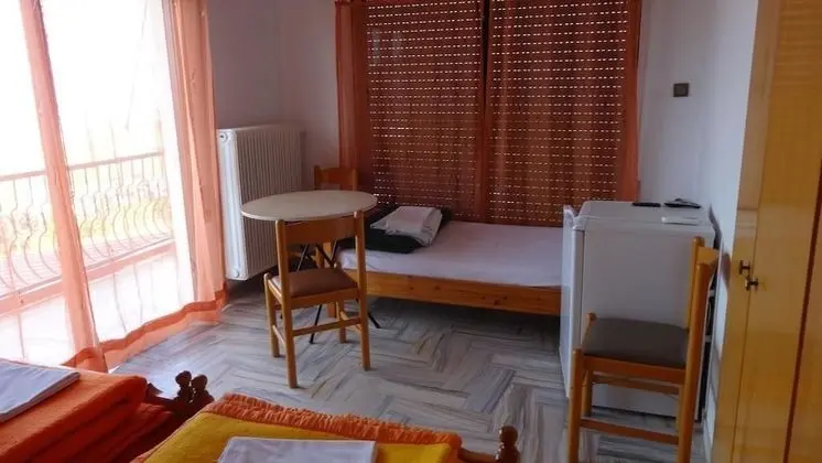 Üç Kişilik Oda, Deniz Manzaralı