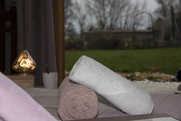 Design Tek Büyük Yataklı Oda, 1 Yatak Odası, Teras, Bahçe Manzaralı (Rose)