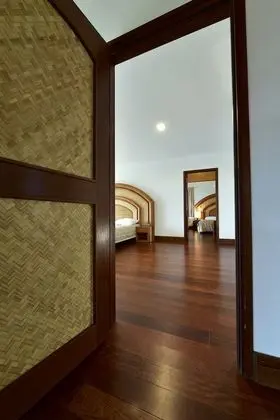 Royal Bungalov, Bahçeli