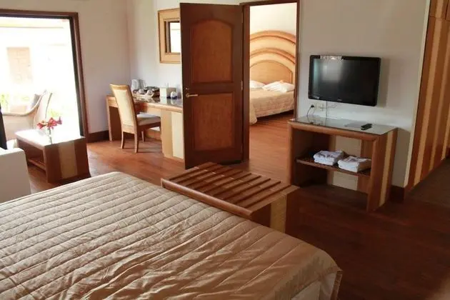 Royal Bungalov, Bahçeli