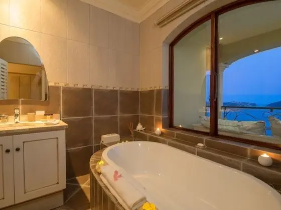 Luxury Süit, Göl Manzaralı (Coral Suite)