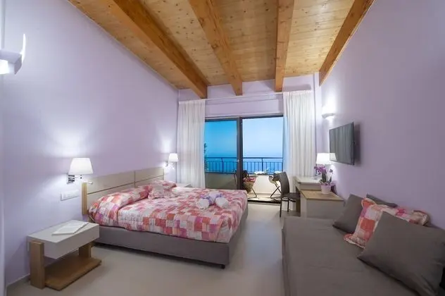 Deluxe Üç Kişilik Oda, Birden Çok Yatak