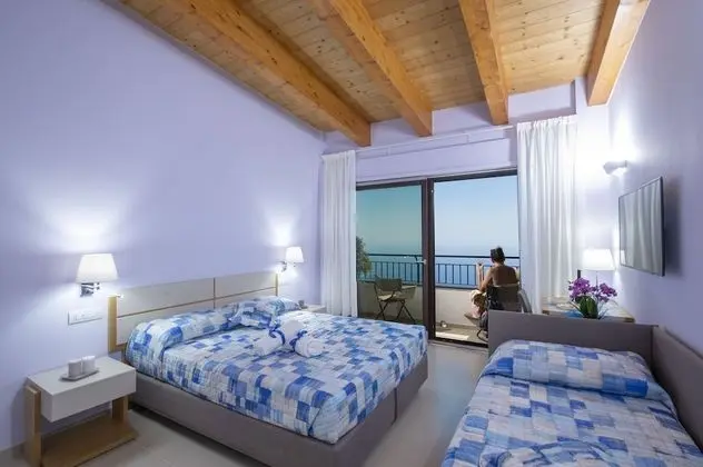 Deluxe Üç Kişilik Oda, Birden Çok Yatak