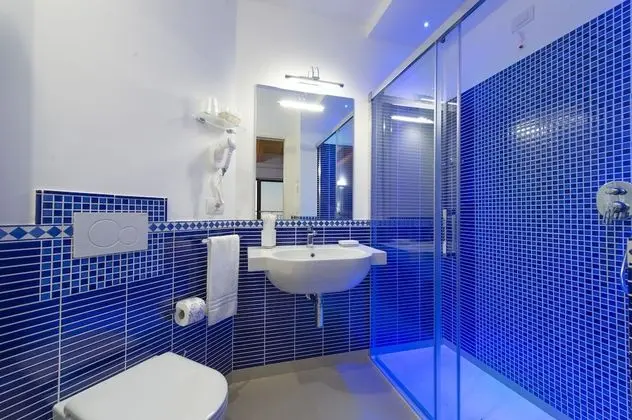 Deluxe Üç Kişilik Oda, Birden Çok Yatak