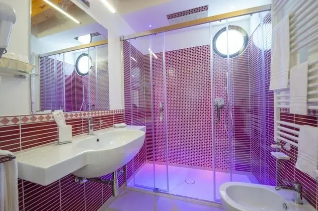 Deluxe Üç Kişilik Oda, Birden Çok Yatak