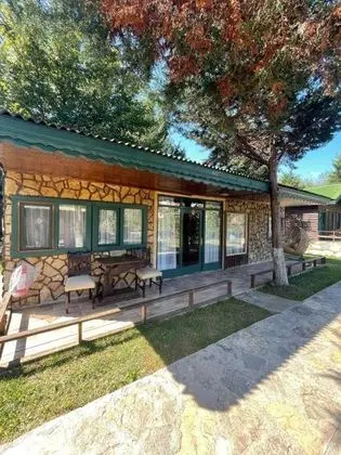Jakuzili Somineli Deluxe Bungalow
