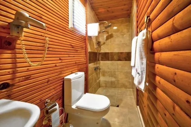Jakuzili Somineli Deluxe Bungalow