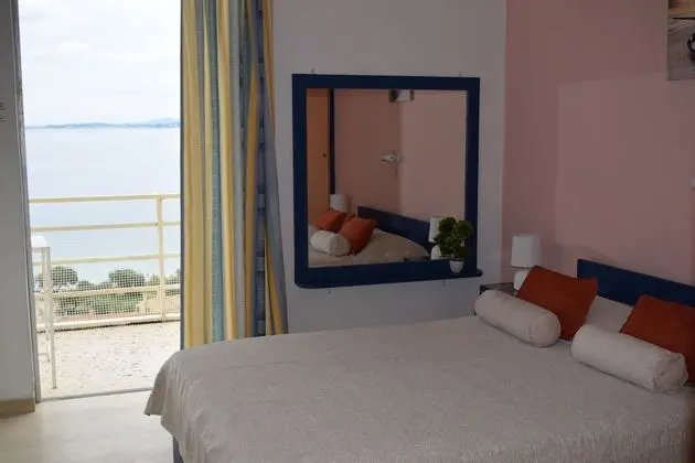 Üç Kişilik Oda, Deniz Manzaralı