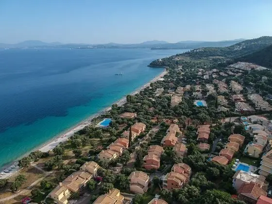 Üç Kişilik Oda, Deniz Manzaralı