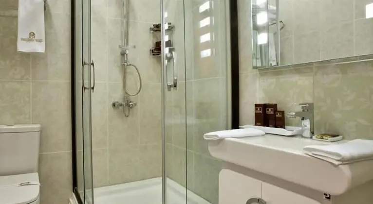 Comfort Tek Büyük Yataklı Oda, 2 Tek Kişilik Yatak, Sigara İçilebilir