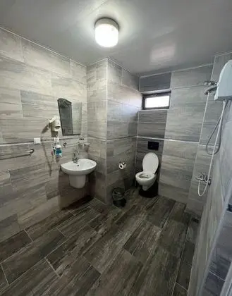 Üç Kişilik Oda