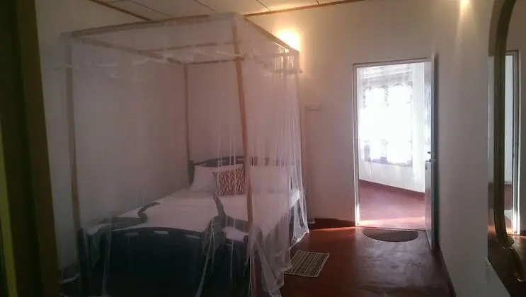 Basic Büyük Yataklı Tek Kişilik Oda, Balkon, Bahçe Manzaralı