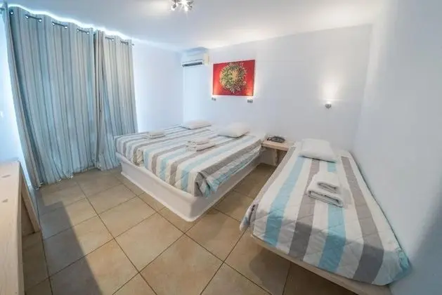 Üç Kişilik Oda