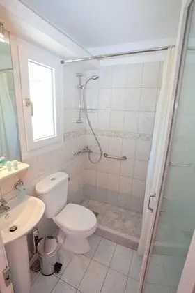 Üç Kişilik Oda