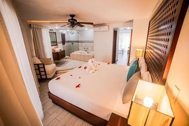 Honeymoon Suite