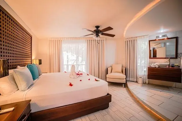 Honeymoon Suite
