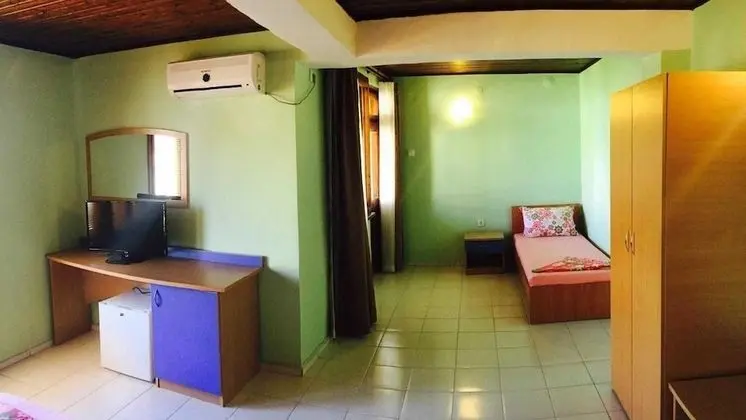 Üç Kişilik Oda, Balkon