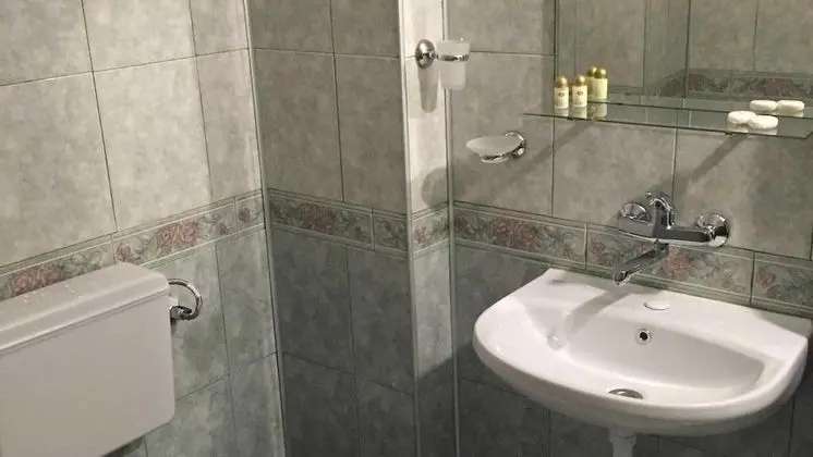 Üç Kişilik Oda, Balkon