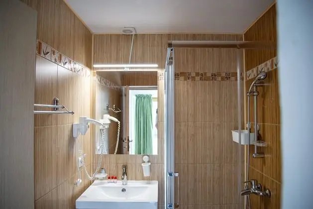 Standard Tek Büyük veya İki Ayrı Yataklı Oda