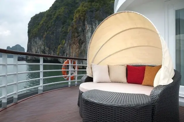 Süit, Teras, Koy Manzaralı (Captain View)