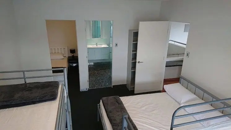 Ev, 3 Yatak Odası, 2 Banyolu (3 Bedroom House with 2 Bathrooms)