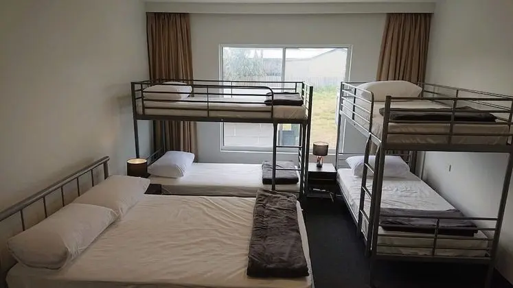 Ev, 3 Yatak Odası, 2 Banyolu (3 Bedroom House with 2 Bathrooms)