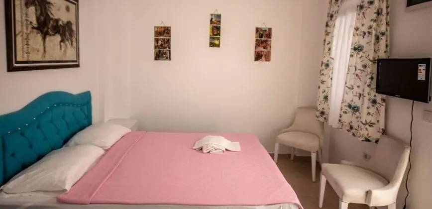 Deluxe Custom Room