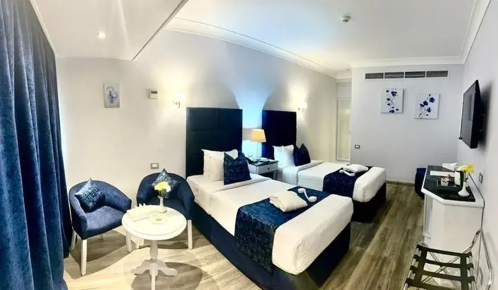 Deluxe Room Ground Floor - Pool Front