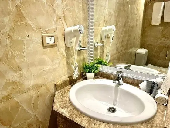 Deluxe Room Ground Floor - Pool Front