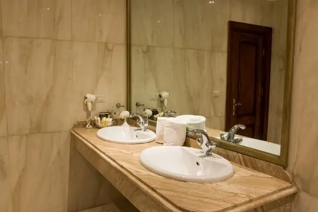 Paradise Imperial Suite - Direct Sea View  & Pool View