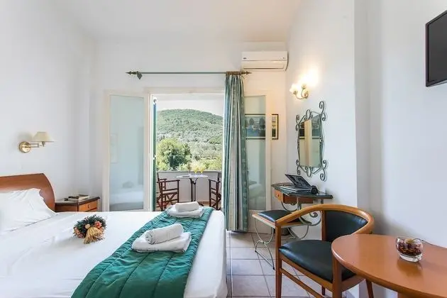 Üç Kişilik Oda, Bahçe Manzaralı (with Extra Bed)