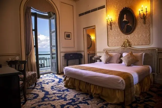 Golden Junior Suite Direct Sea View