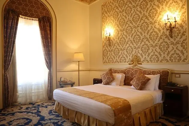 Golden Junior Suite Direct Sea View