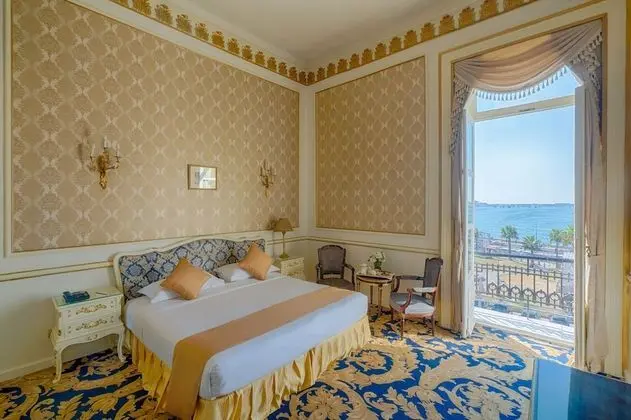 Golden Superior  Room Direct Sea View