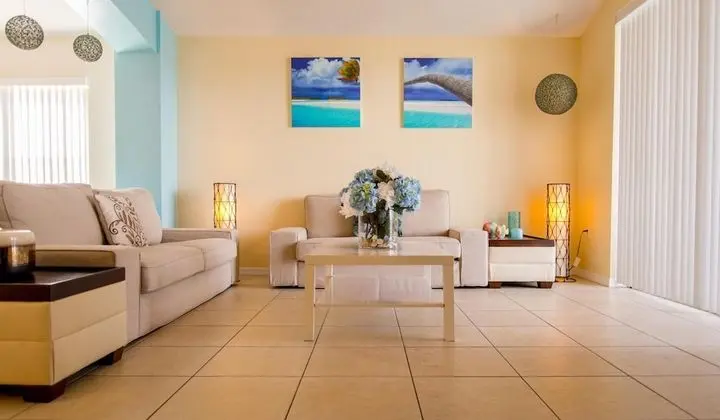 Ev (Fascinating Lake View with private po)