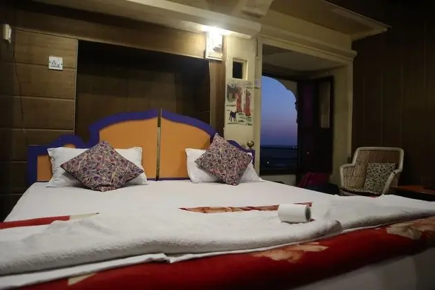Deluxe Tek Büyük Yataklı Oda, Sigara İçilmez, Şehir Manzaralı