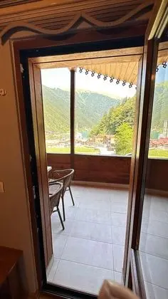 Deluxe Dört Kişilik Oda, Göl Manzaralı