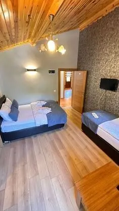 Deluxe Dört Kişilik Oda, Göl Manzaralı