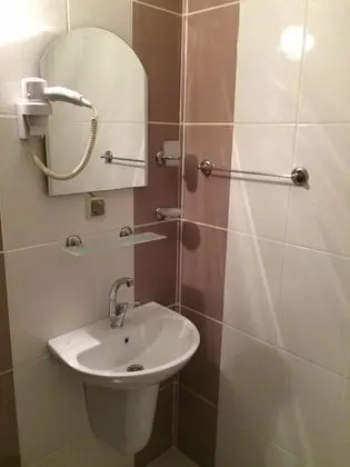 Standard Tek Büyük Yataklı Oda