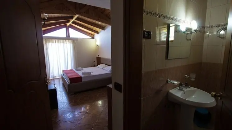 Tek Büyük Yataklı Oda, Kısmi Deniz Manzaralı