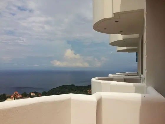 Üç Kişilik Oda, Deniz Manzaralı