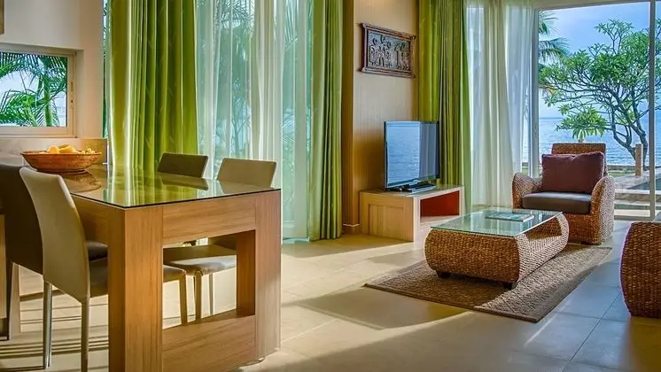 1 Bedroom Apartment with Seaview