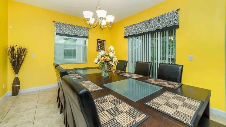 Family Villa, Bahçeli